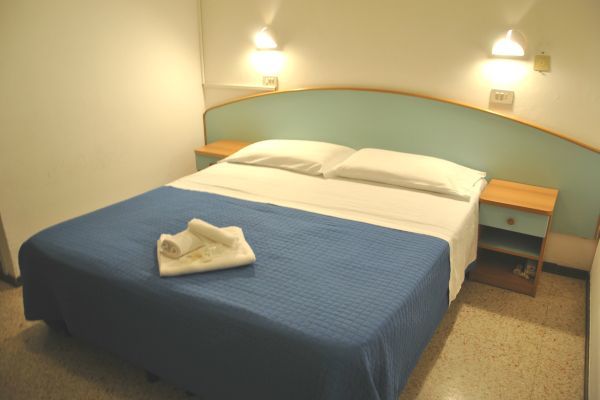 Hotel Luna Rossa Римини Екстериор снимка