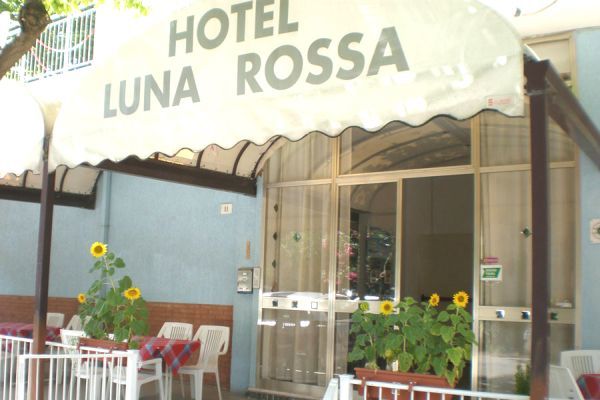 Hotel Luna Rossa Римини Екстериор снимка